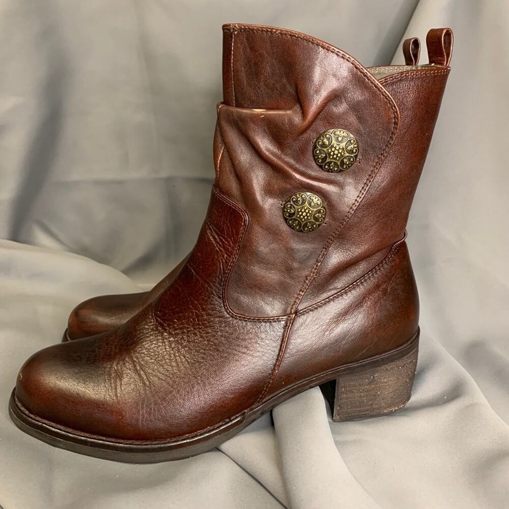 Tara M Devon Leather‎ Upper Faux Fur Lined Mid Calf Boots. Size 9.5